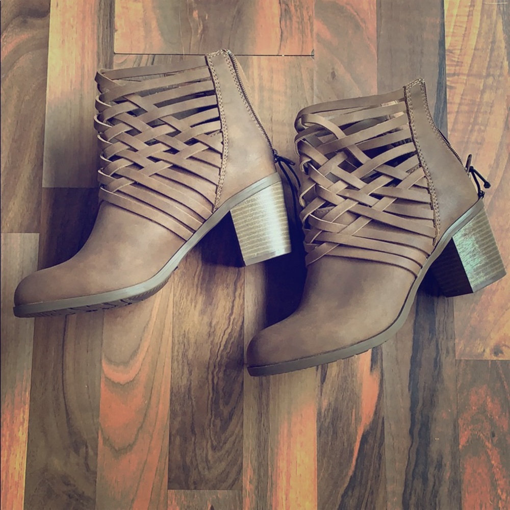 Arizona Jean Ankle Boots